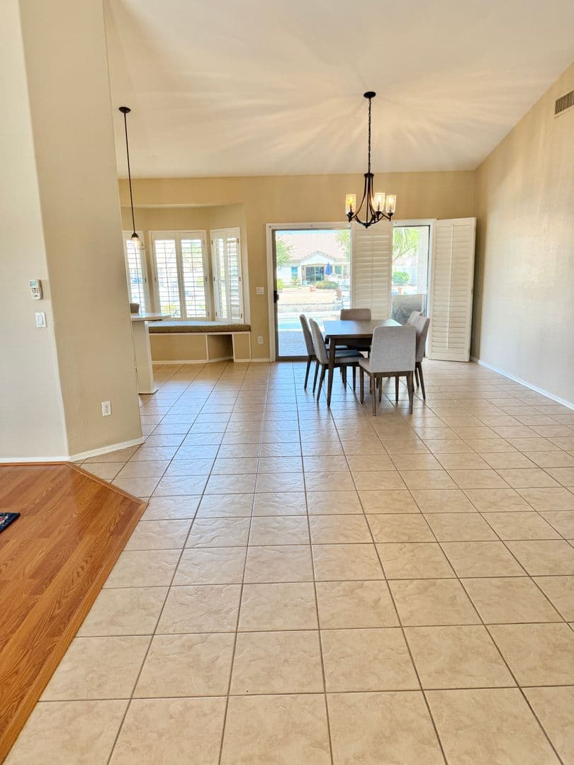 PEORIA House: 14971 N 88TH LN