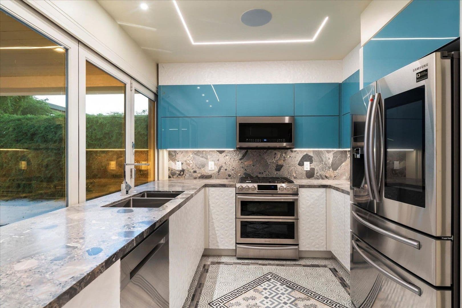 PHOENIX House: 341 E MONTE VISTA RD