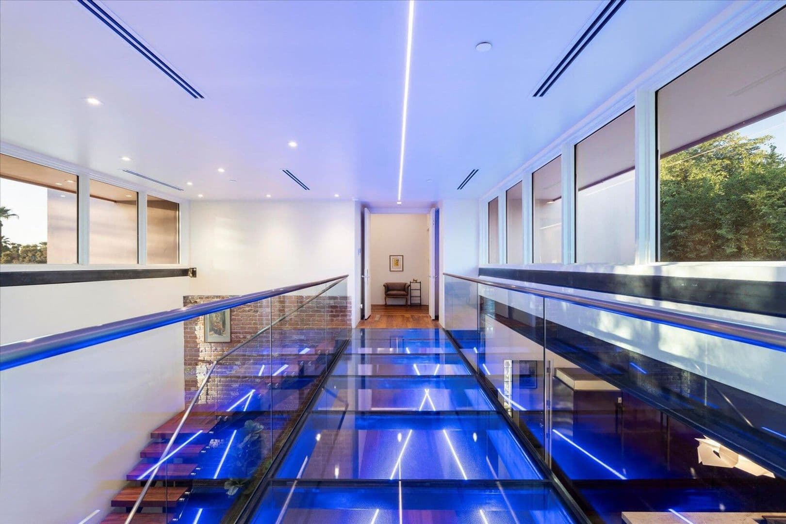 PHOENIX House: 341 E MONTE VISTA RD