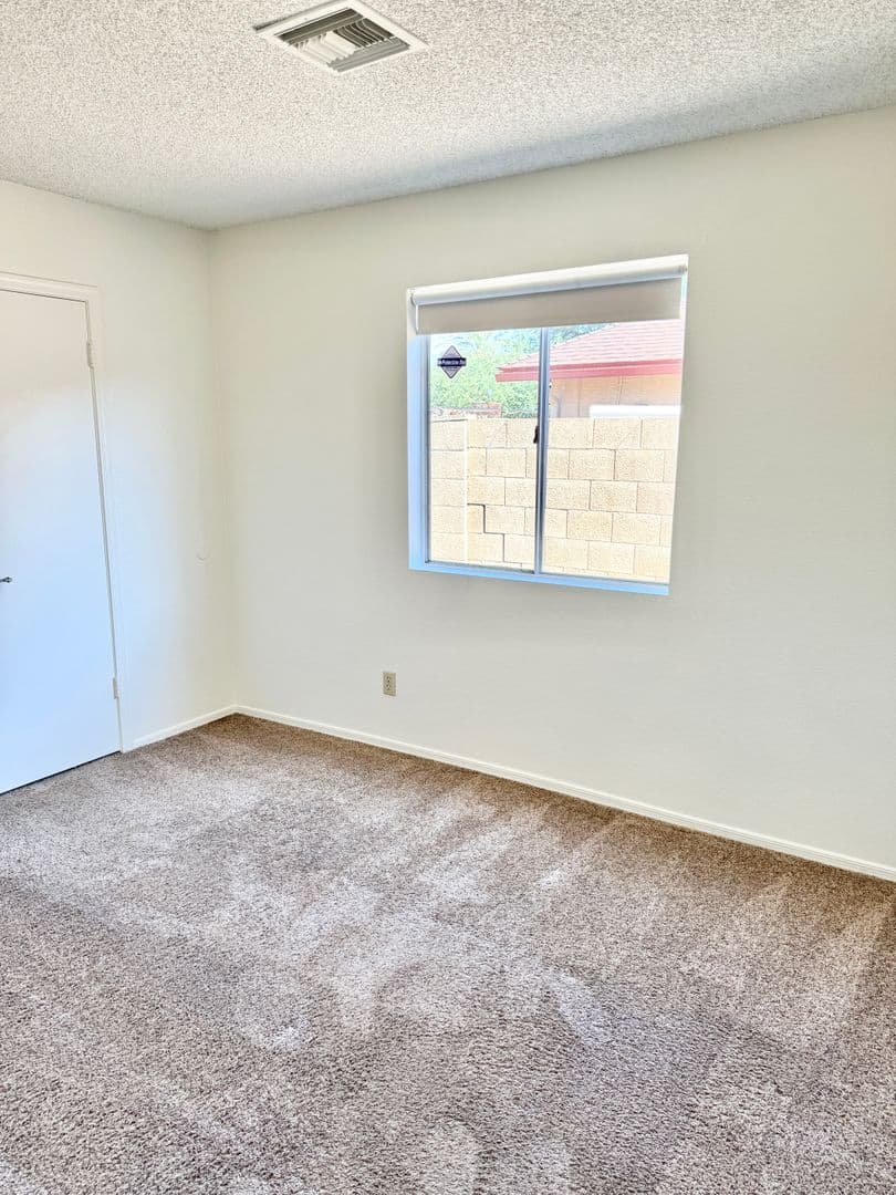 PEORIA House: 6951 W CHERYL DR