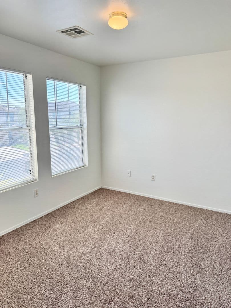 AVONDALE House: 12214 W APACHE ST