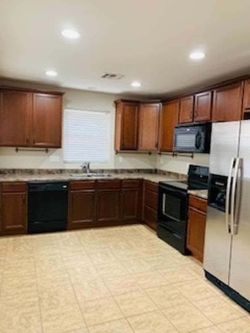 GILBERT House: 3119 E HARRISON ST