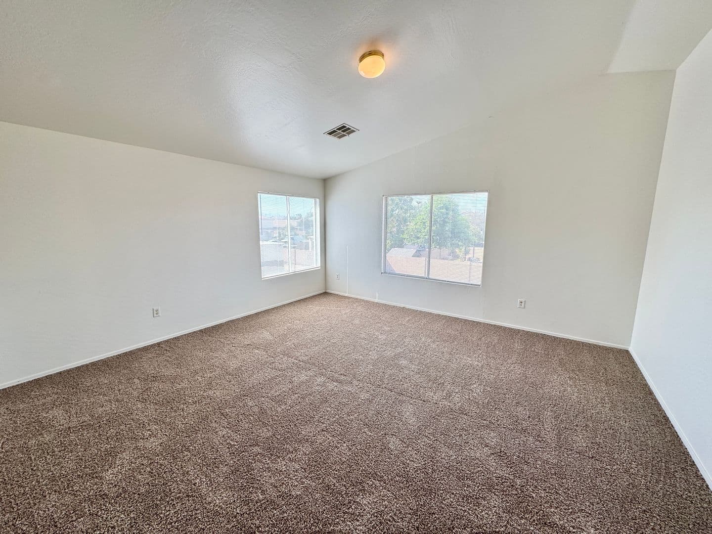 AVONDALE House: 12214 W APACHE ST