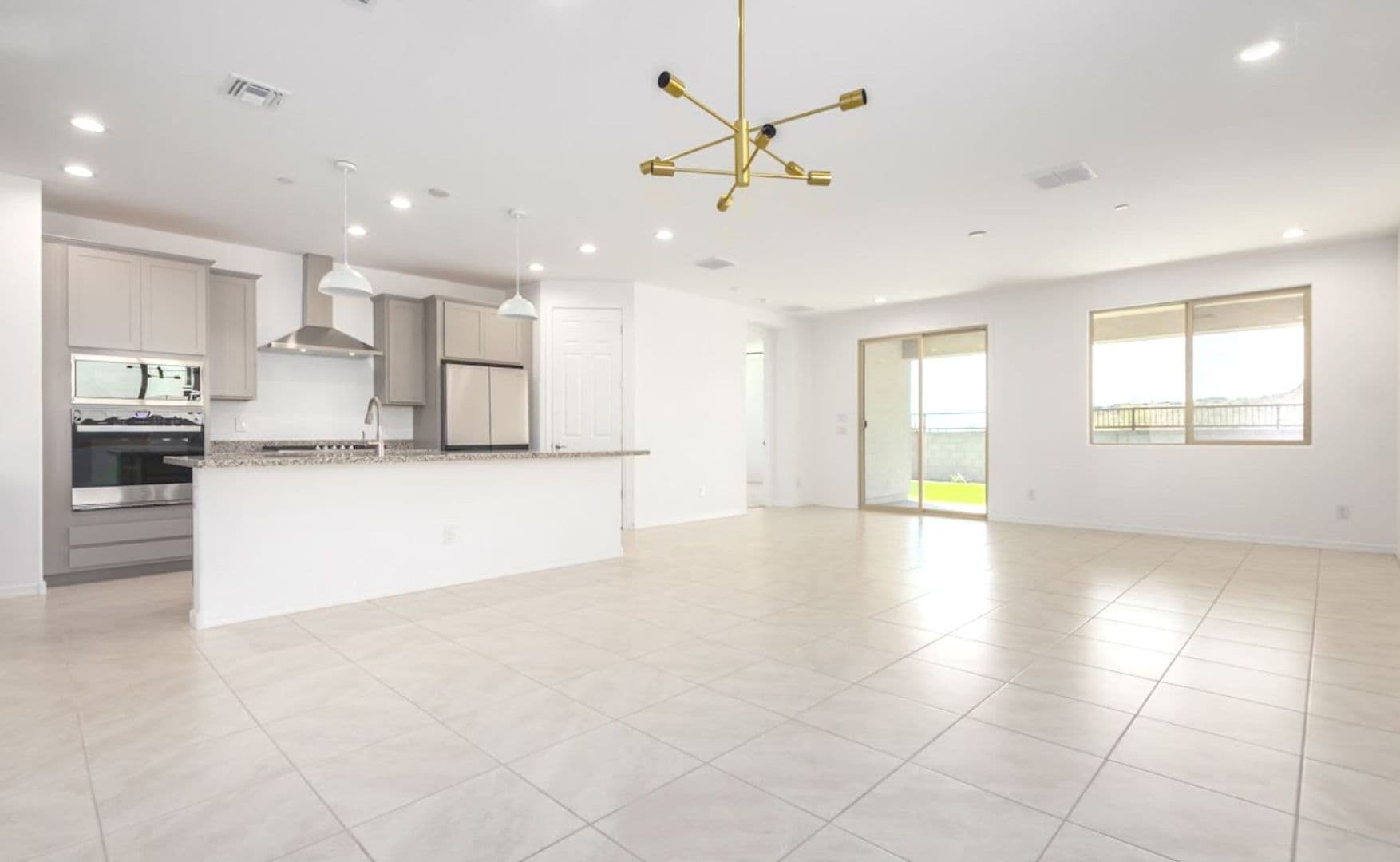 PEORIA House: 13573 W SHIFTING SANDS DR
