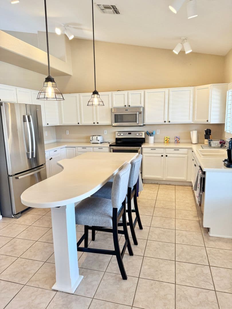PEORIA House: 14971 N 88TH LN