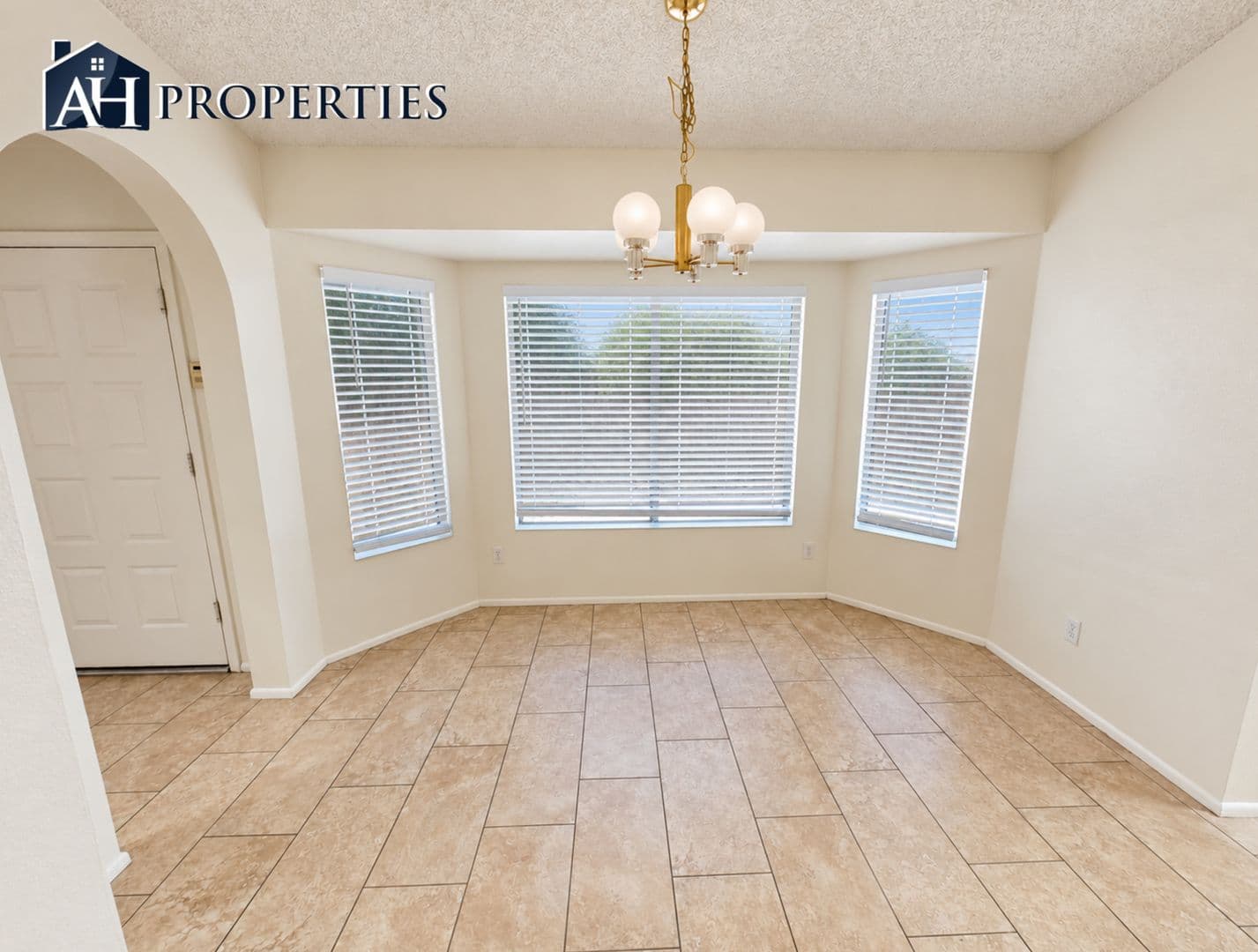 PEORIA House: 7062 W CARON DR