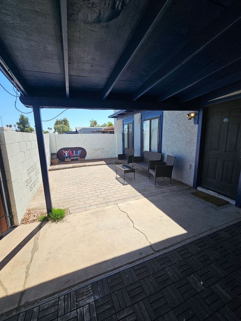MESA House: 712 N SANTA BARBARA #1