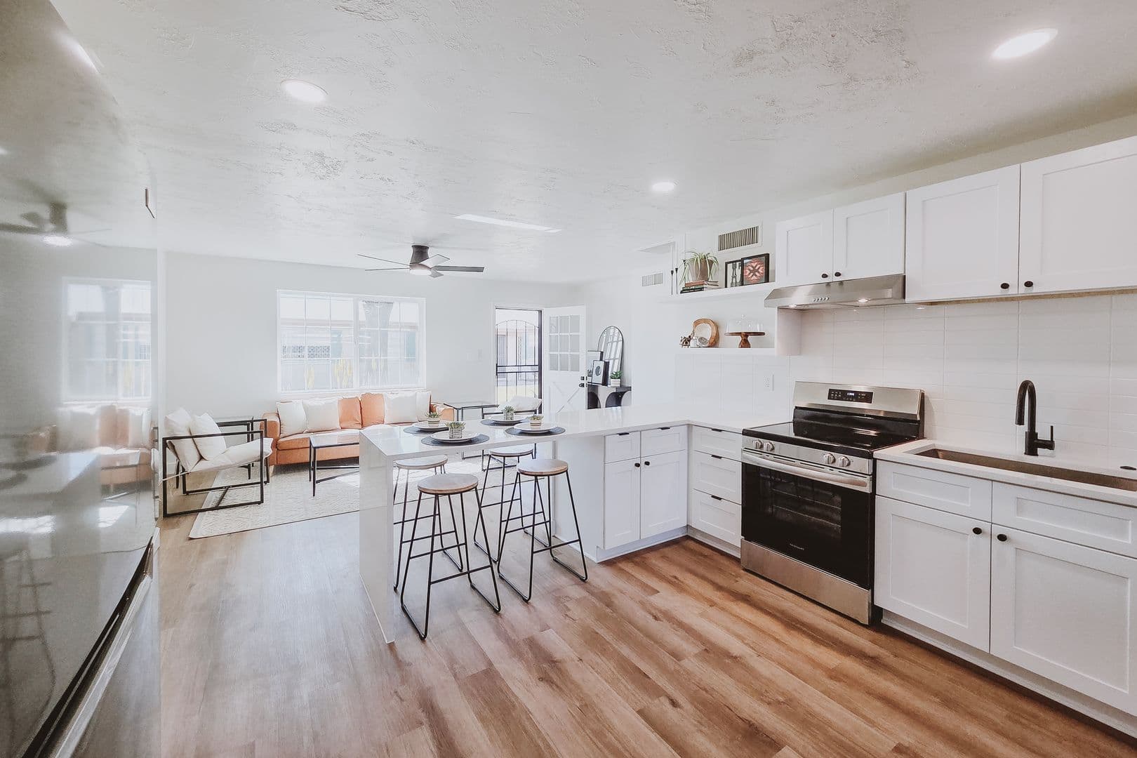 MESA House: 861 N REVERE #E