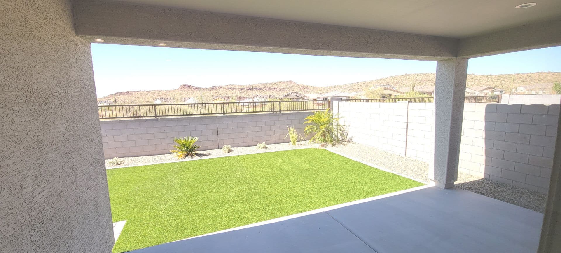 PEORIA House: 13573 W SHIFTING SANDS DR