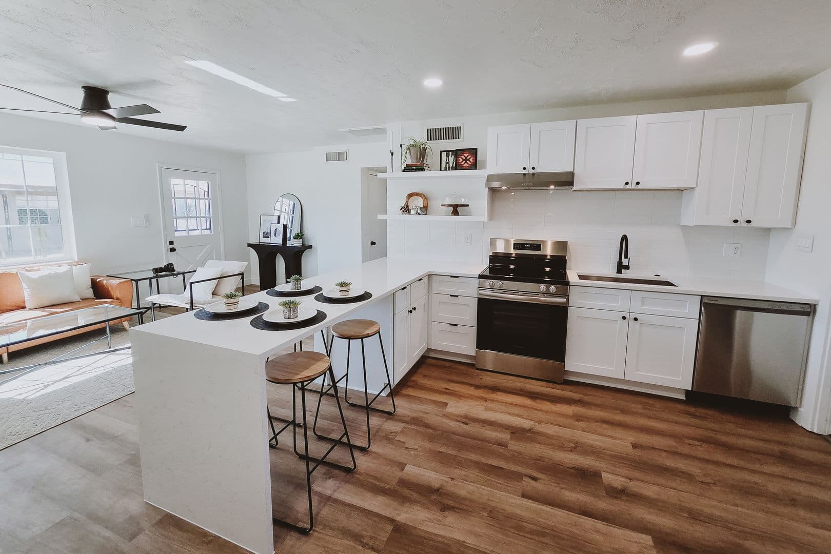 MESA House: 861 N REVERE #E