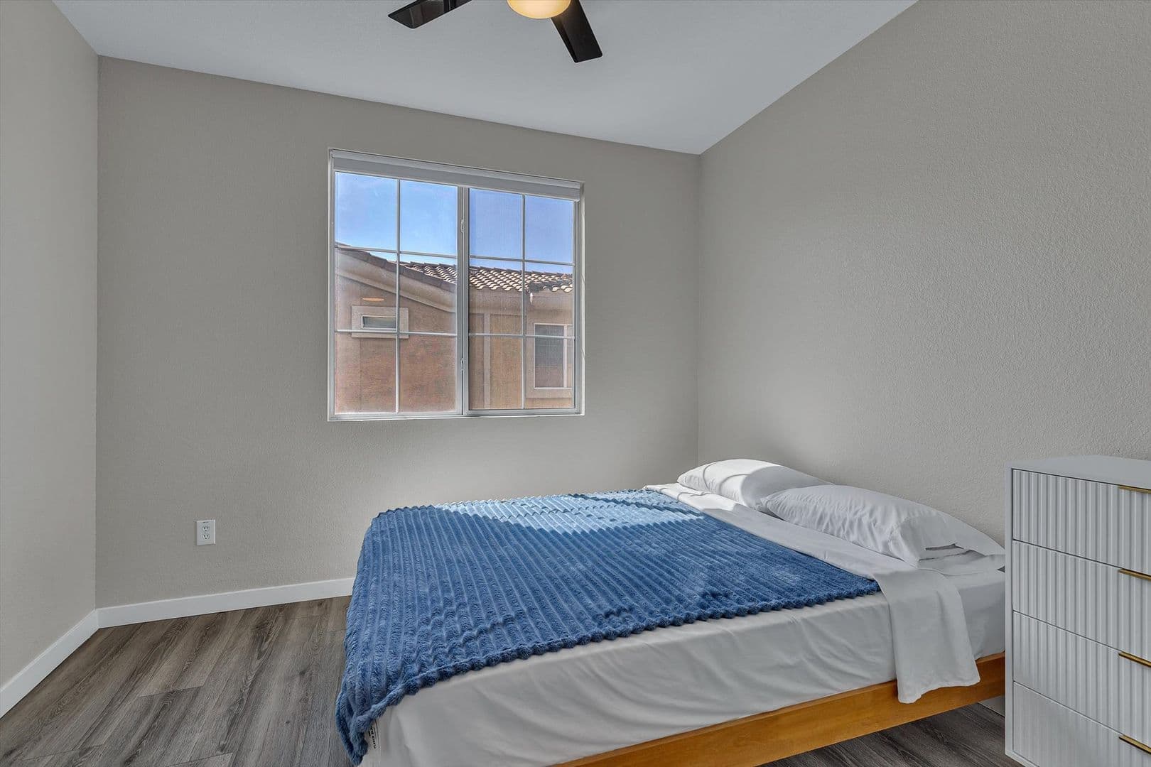 PHOENIX House: 18250 N CAVE CREEK RD #180