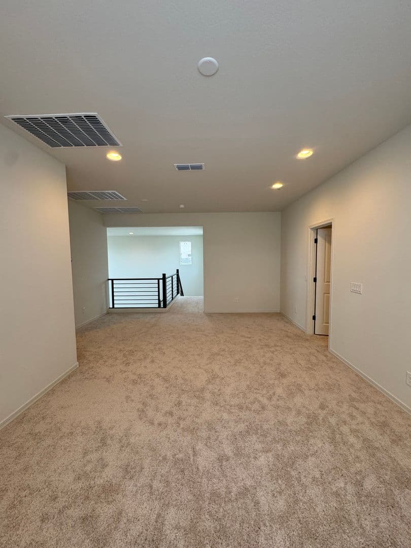 SURPRISE House: 17156 W SMOKETREE DR