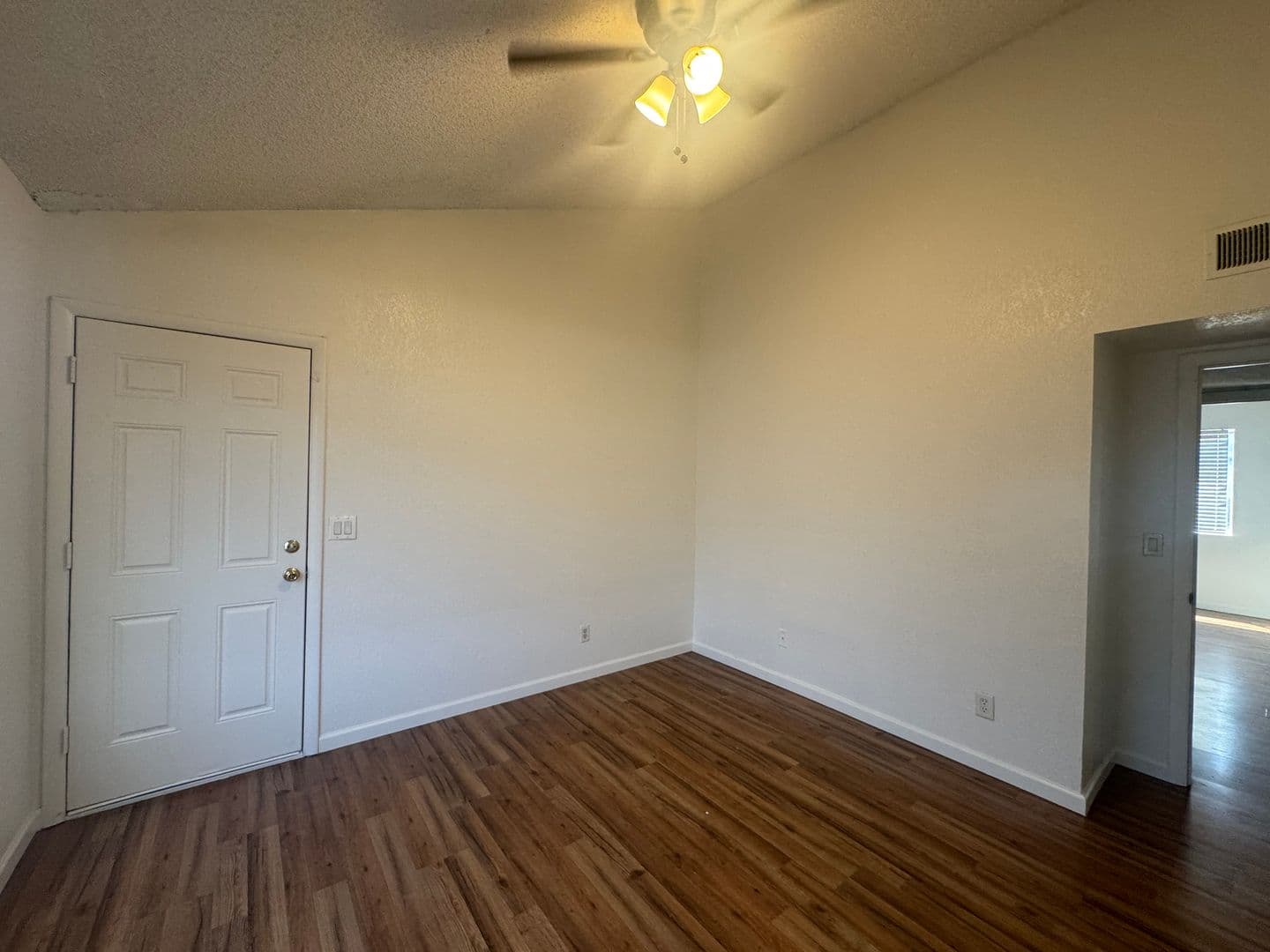 GLENDALE House: 4828 W ORANGEWOOD AVE #124