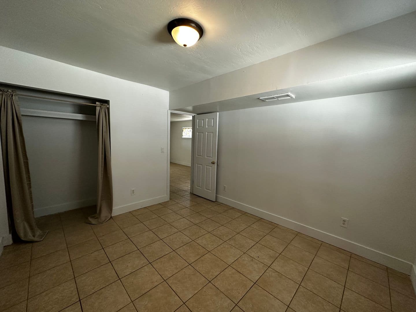 EL MIRAGE Apartment: 13913 N PALM ST #11