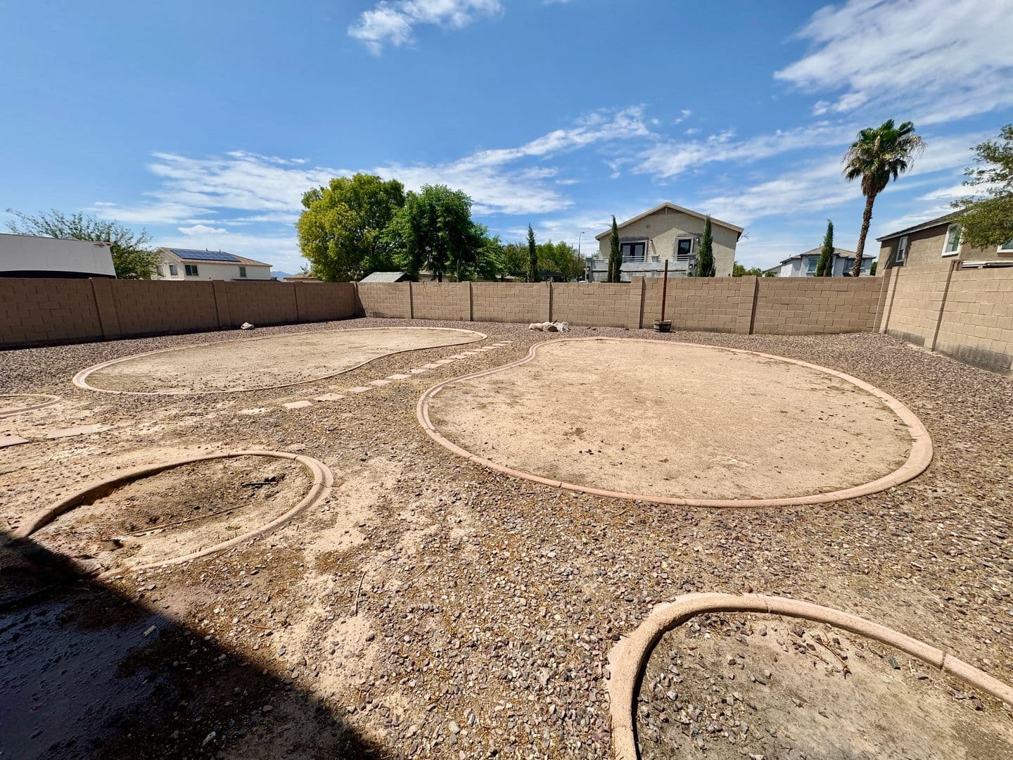 AVONDALE House: 12214 W APACHE ST