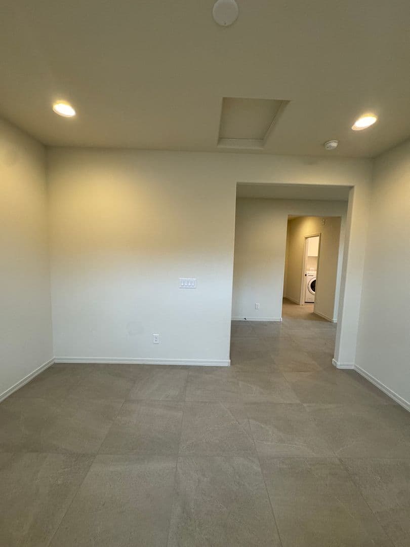 SURPRISE House: 17156 W SMOKETREE DR