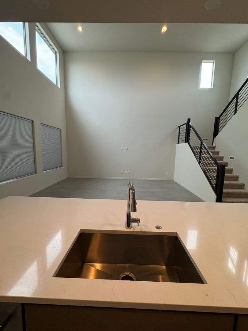 SURPRISE House: 17156 W SMOKETREE DR