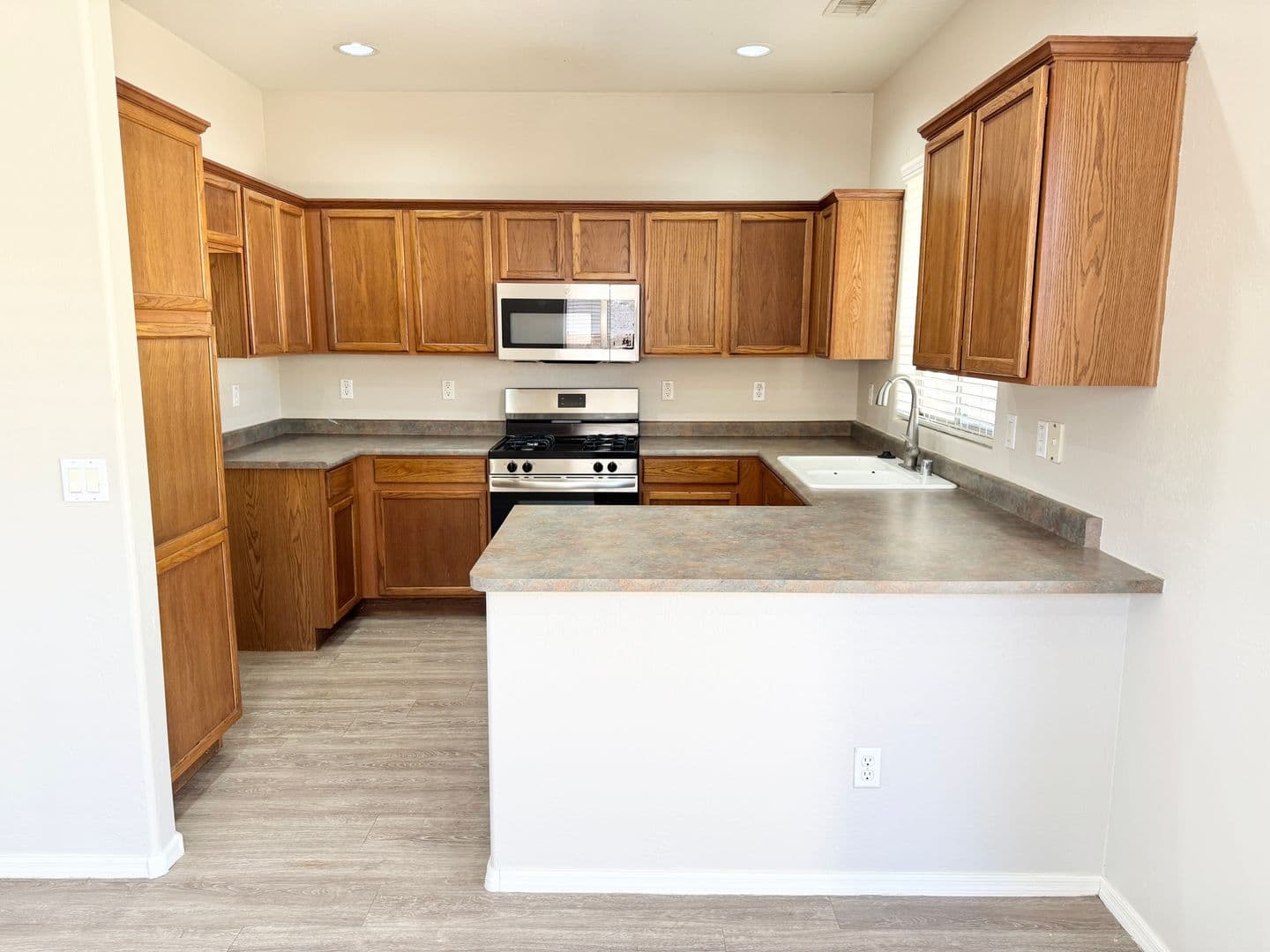 SURPRISE House: 17014 W BRIDLINGTON LN