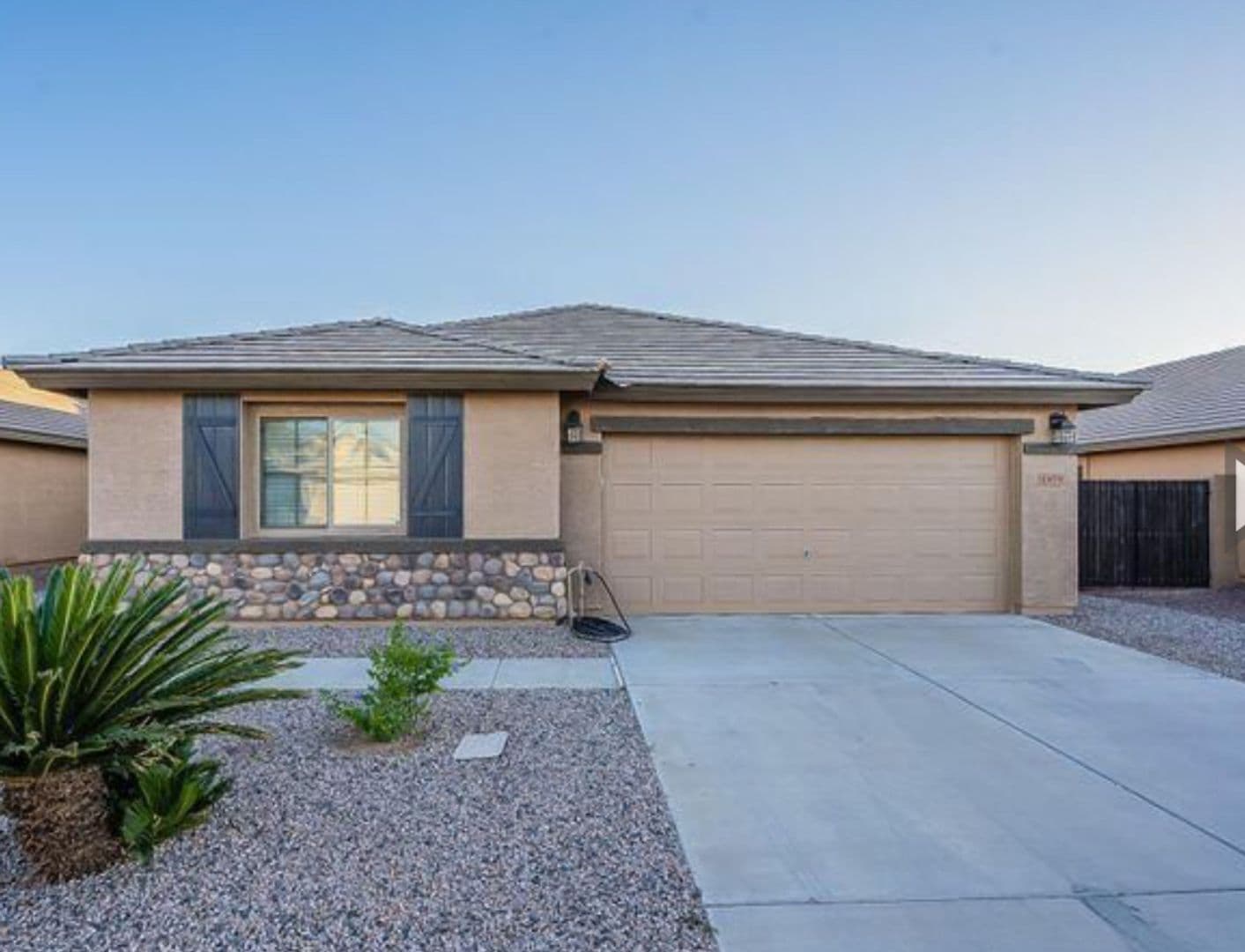 SAN TAN VALLEY House: 1979 W HALF MOON CIRCLE