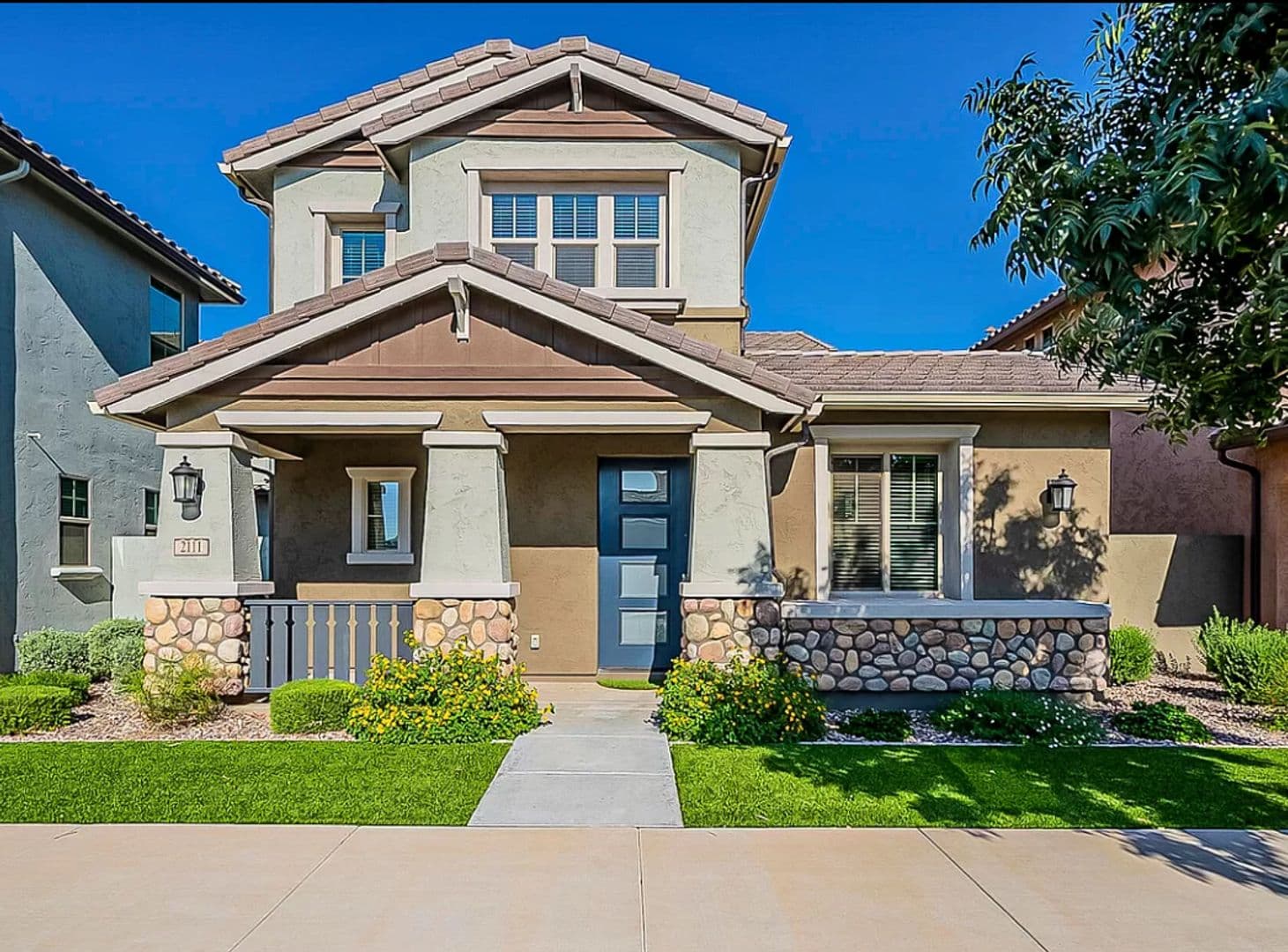 GILBERT House: 2111 S AGNES LN