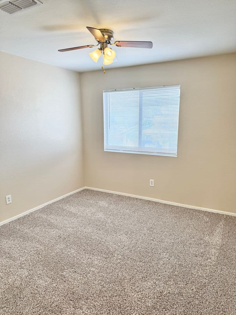 AVONDALE House: 1941 N 107TH DR