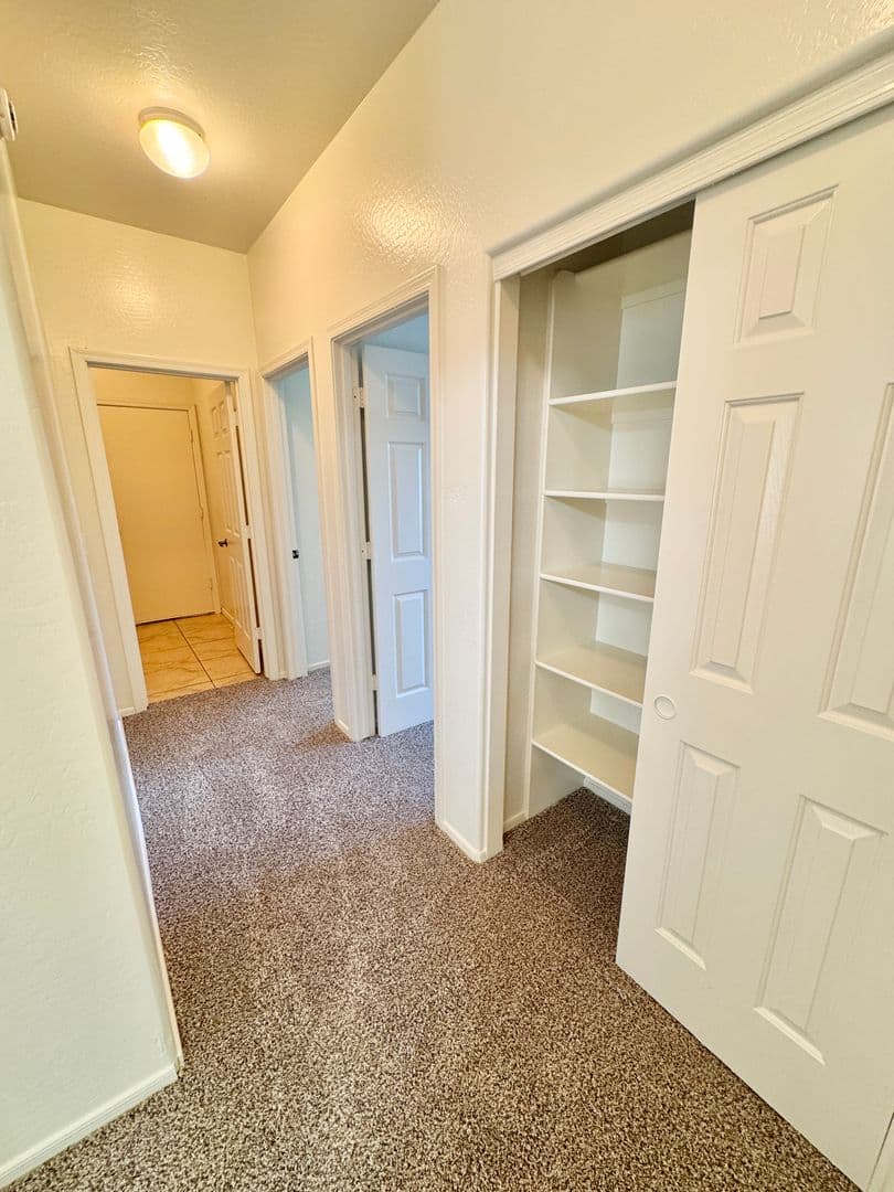 AVONDALE House: 314 S 117TH DR