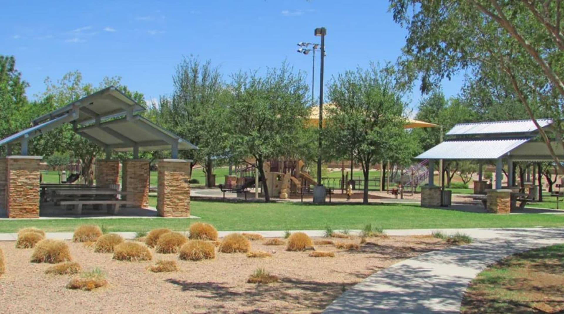 SAN TAN VALLEY House: 306 W HEREFORD DR