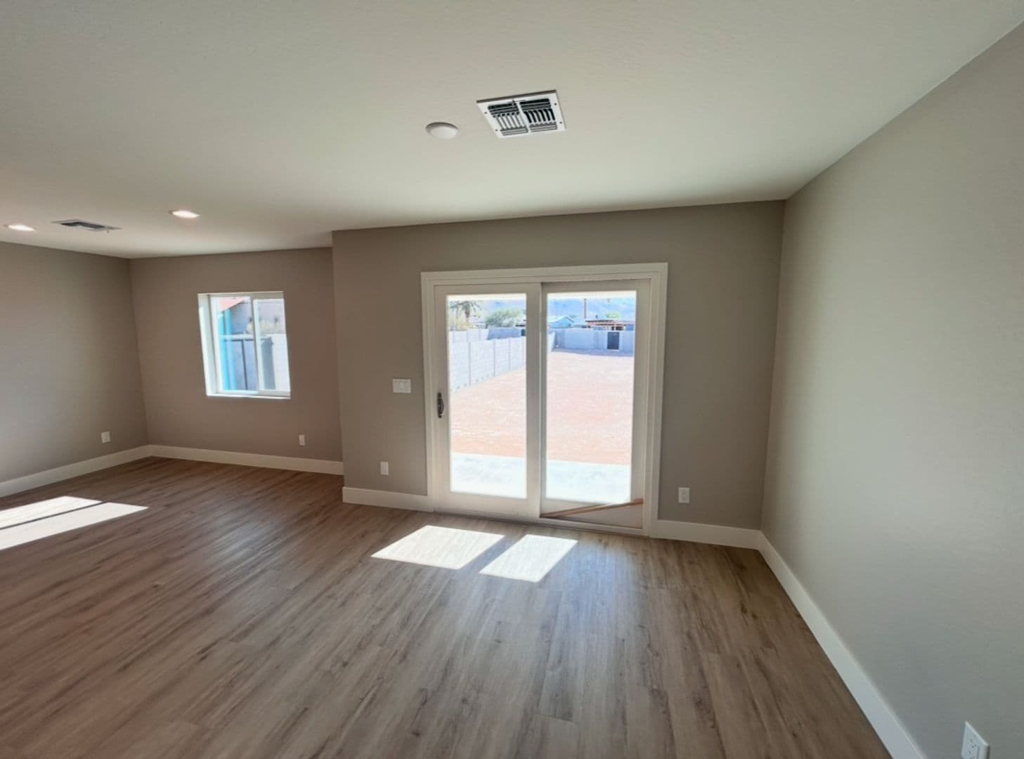 PHOENIX House: 833 W DOBBINS RD #B