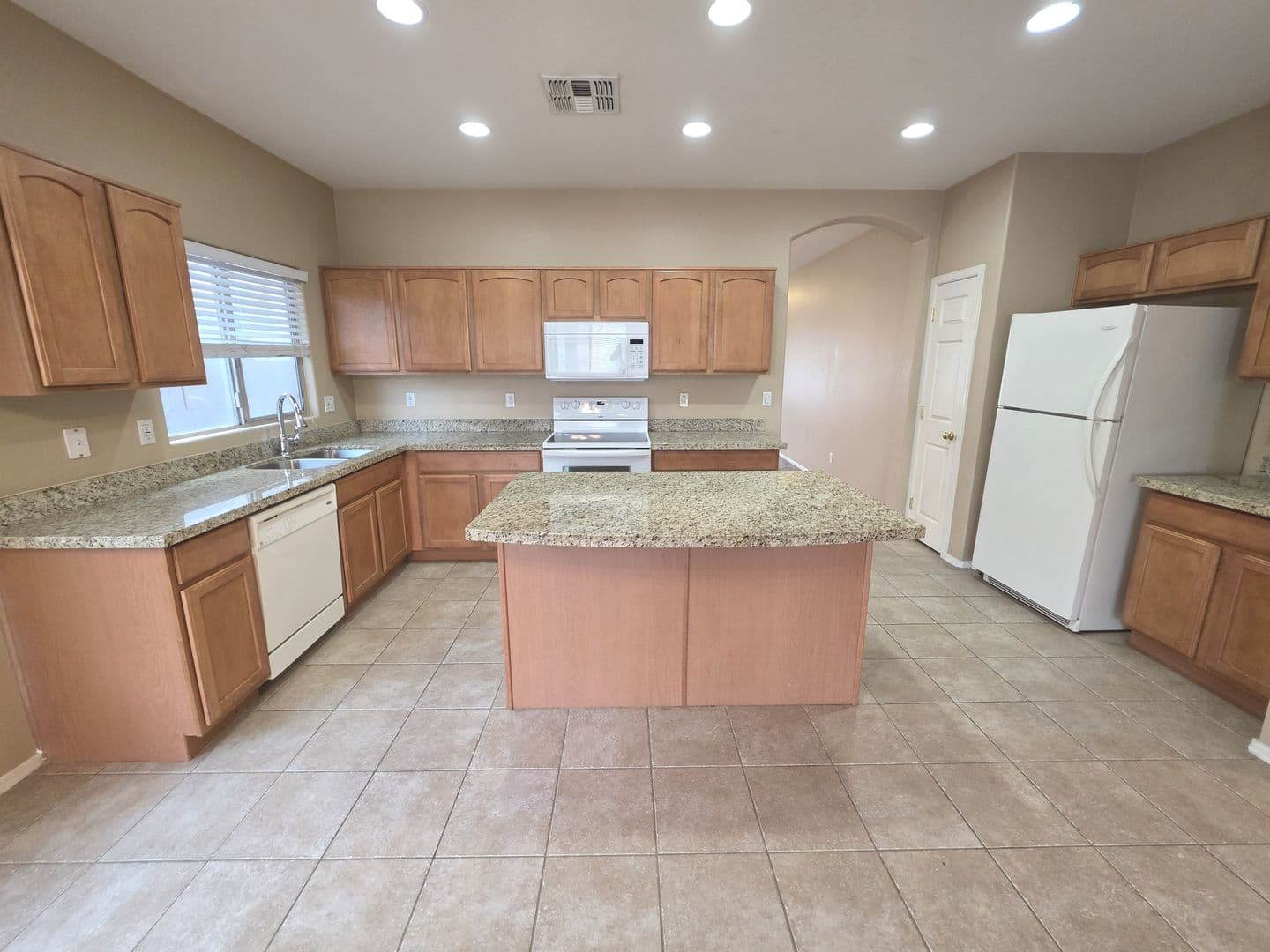 MARICOPA House: 44026 W GRANITE DR