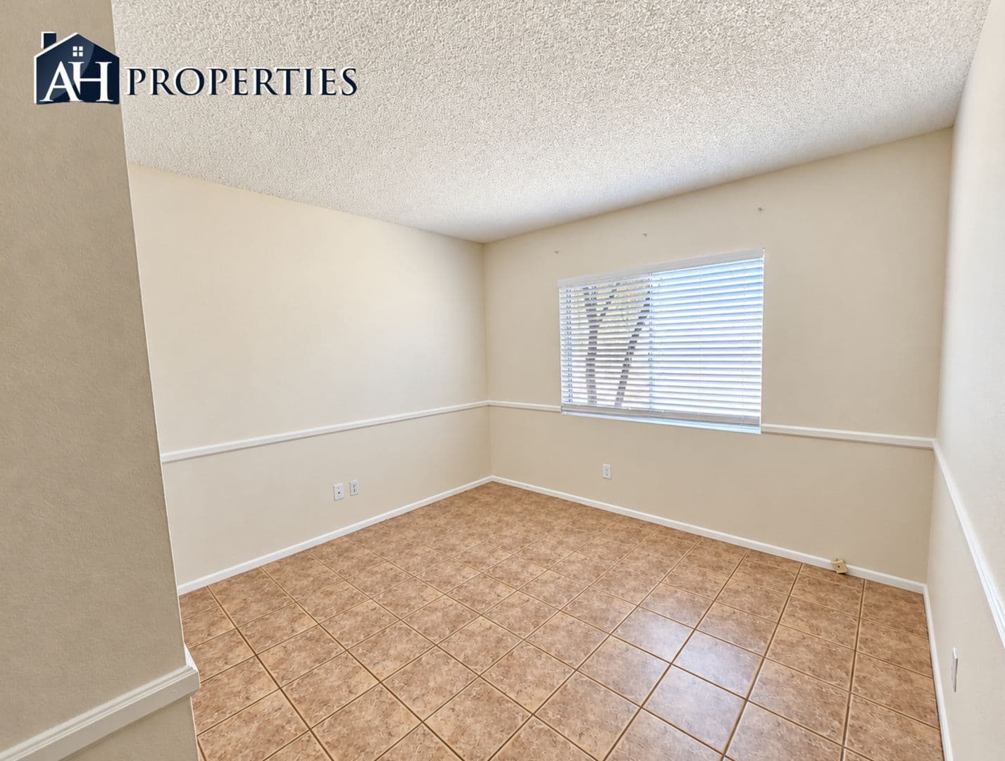 PEORIA House: 7062 W CARON DR
