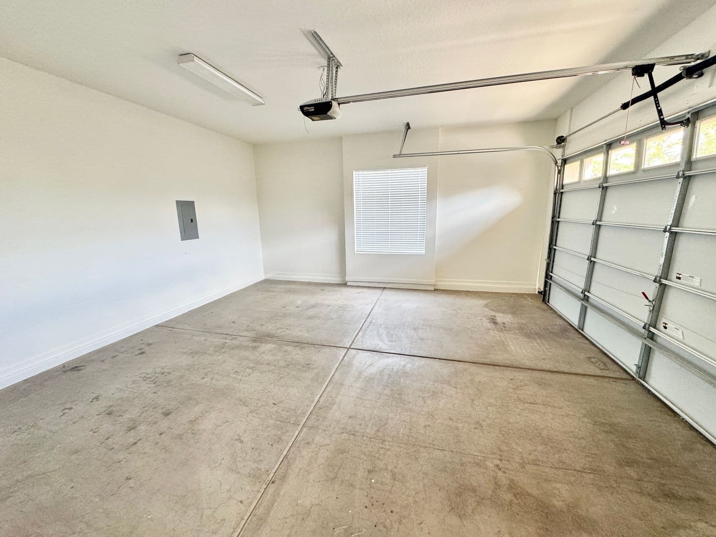 PHOENIX House: 33007 N 23RD AVE