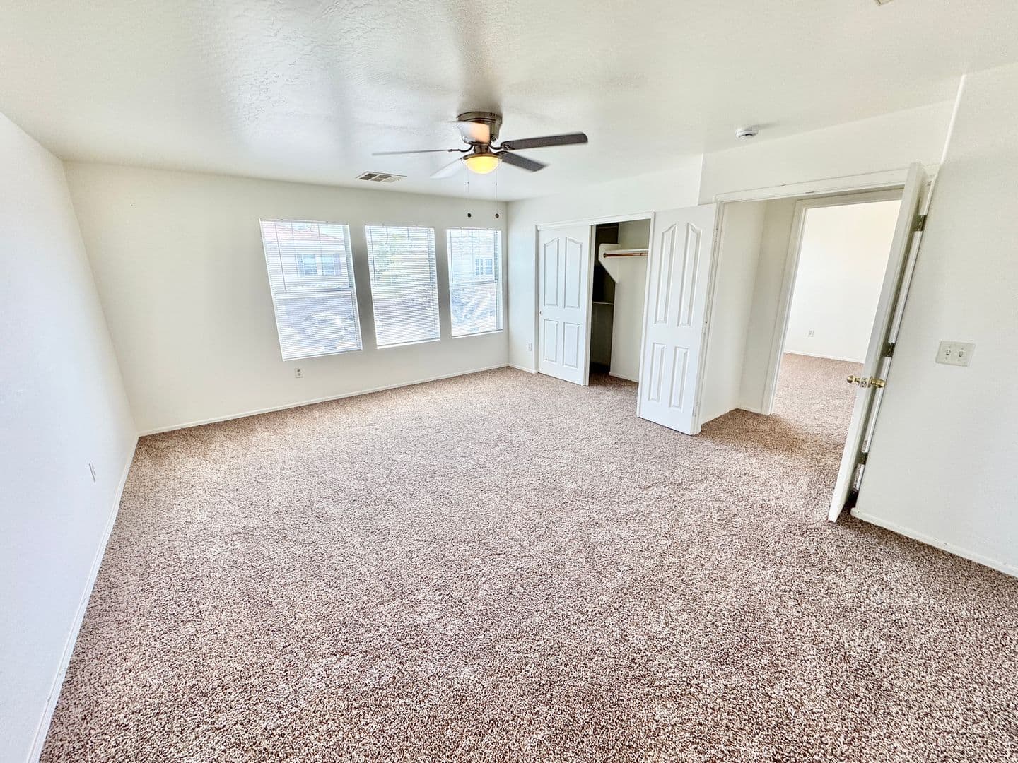 AVONDALE House: 12214 W APACHE ST