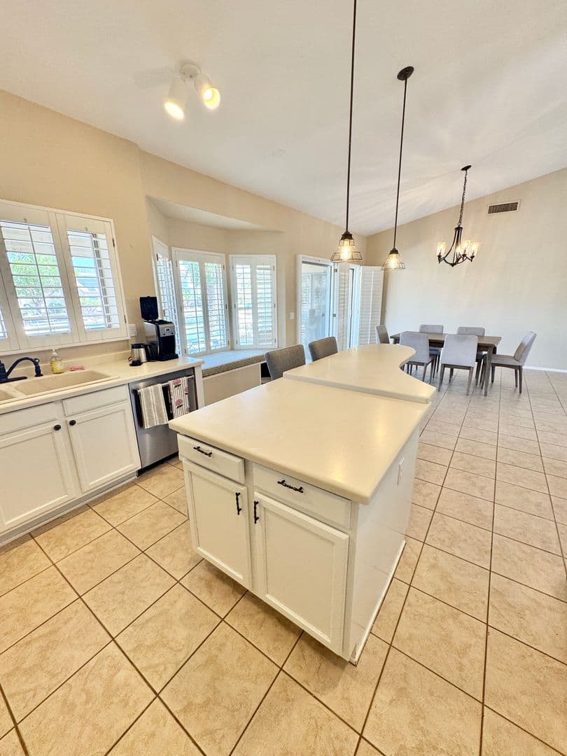 PEORIA House: 14971 N 88TH LN