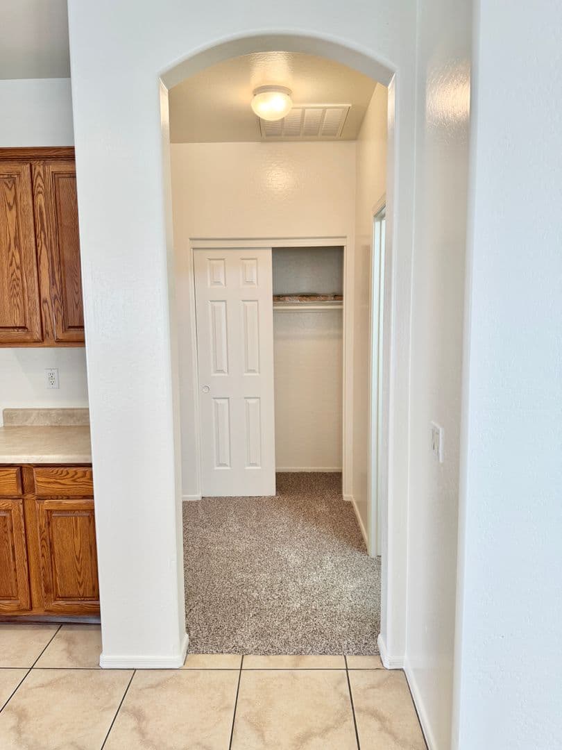 AVONDALE House: 314 S 117TH DR