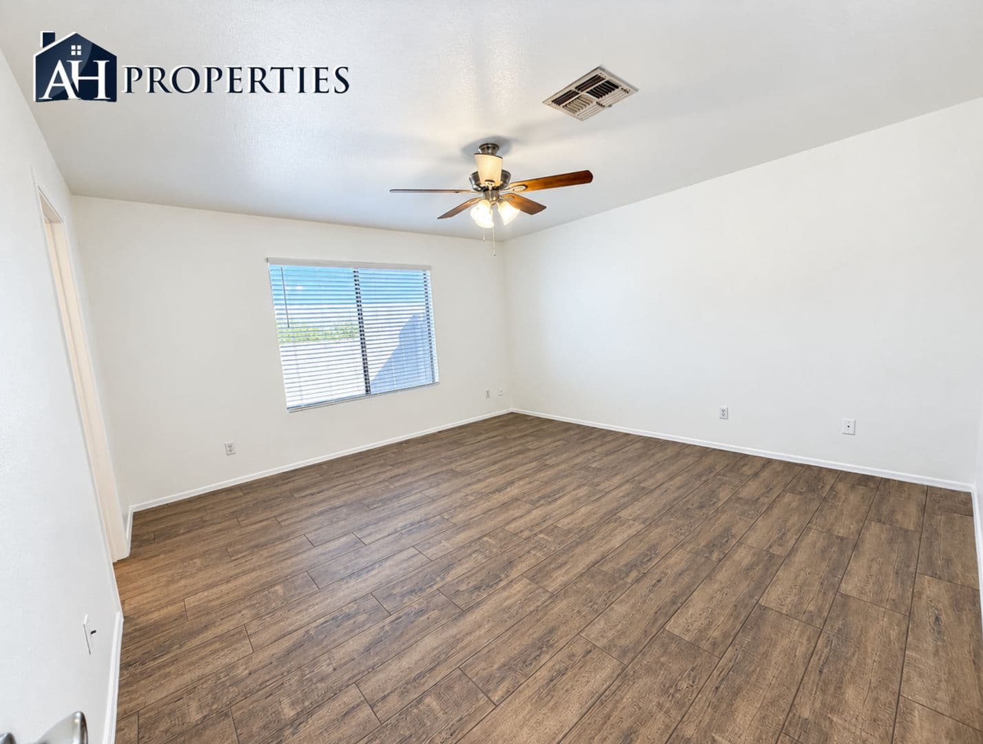 SURPRISE House: 16723 N 113TH LN