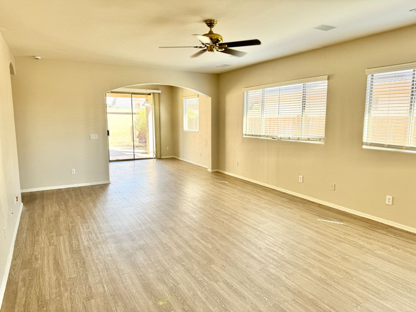 SURPRISE House: 17014 W BRIDLINGTON LN