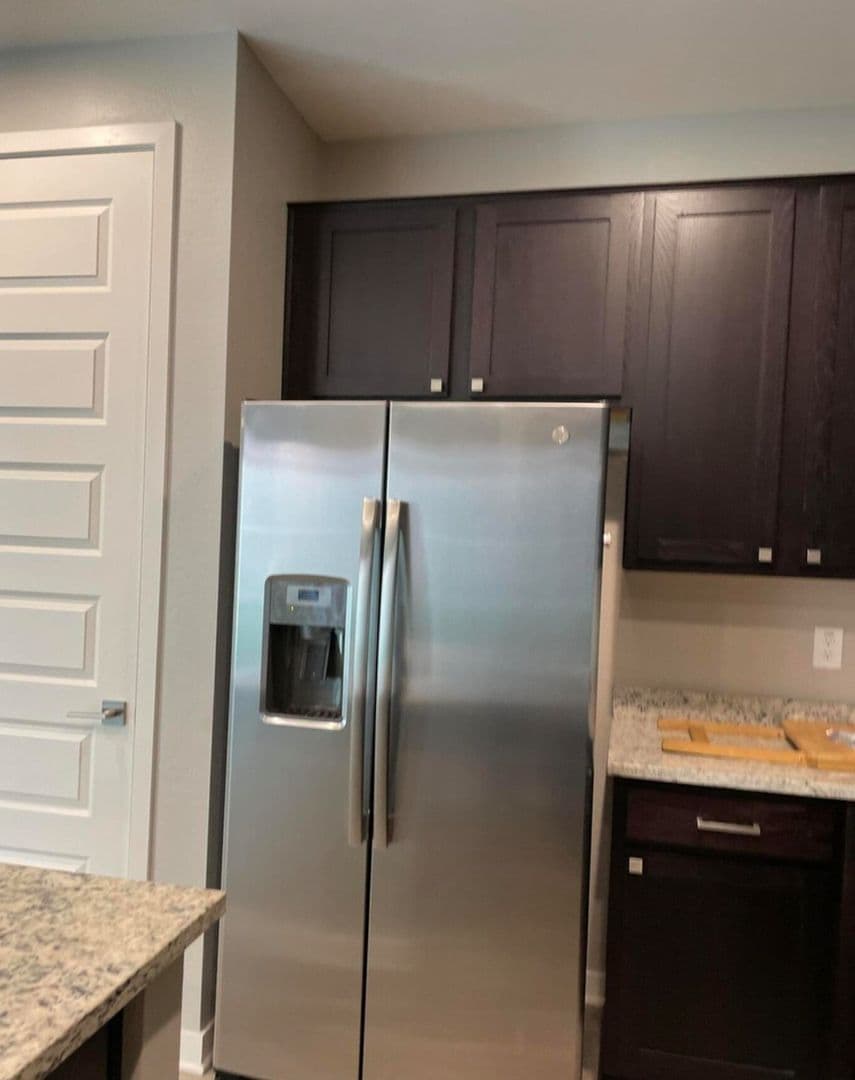 GILBERT House: 2111 S AGNES LN