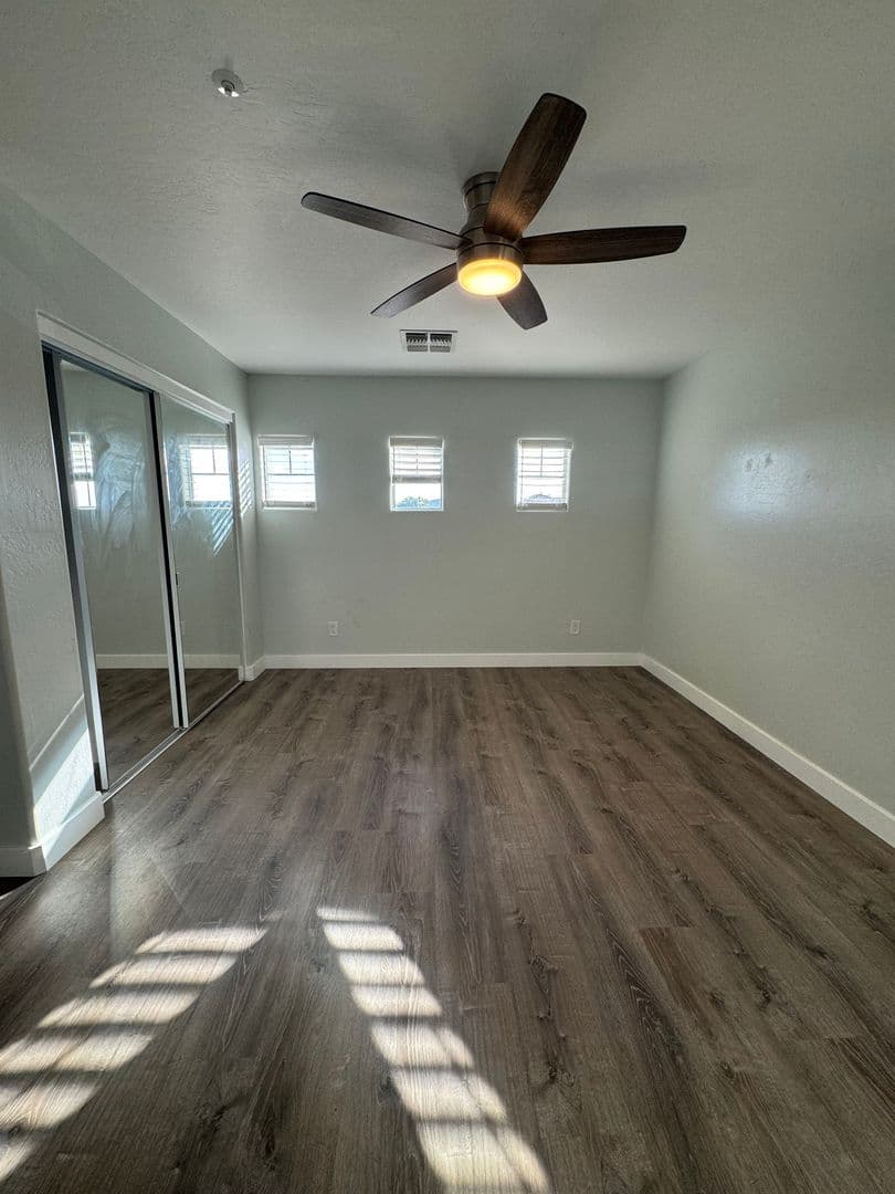 PEORIA House: 29855 N 71ST DR