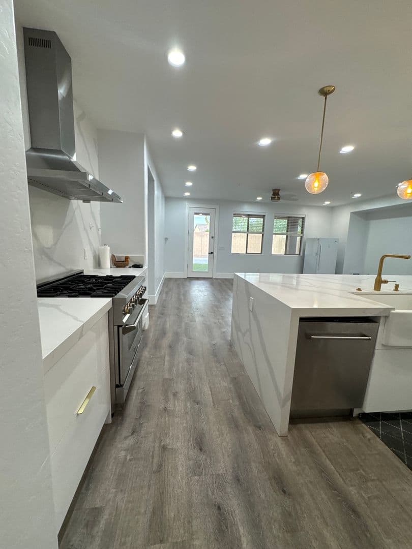 PEORIA House: 29855 N 71ST DR