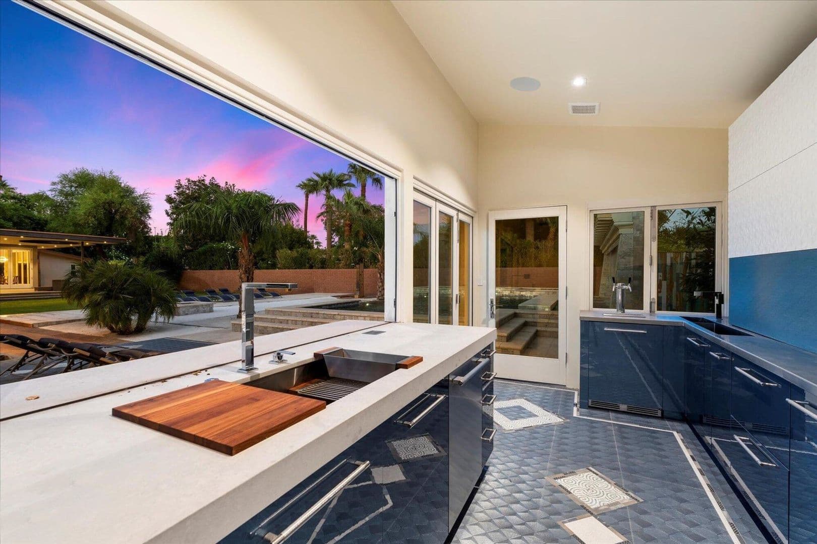 PHOENIX House: 341 E MONTE VISTA RD