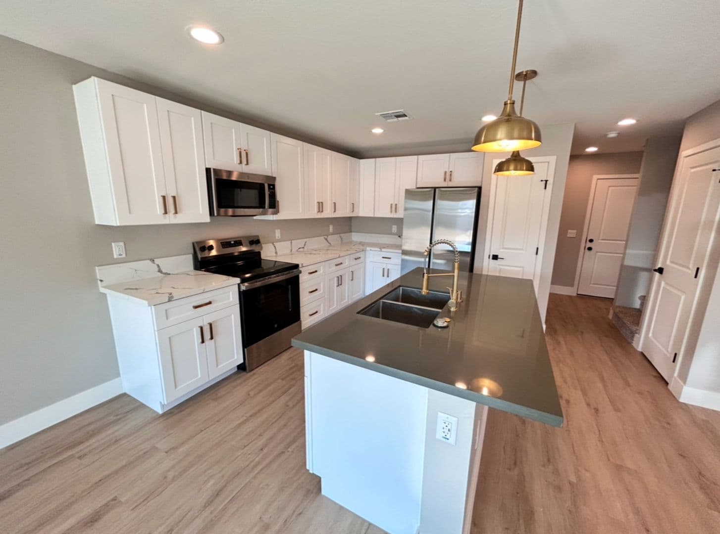 PHOENIX House: 833 W DOBBINS RD #B