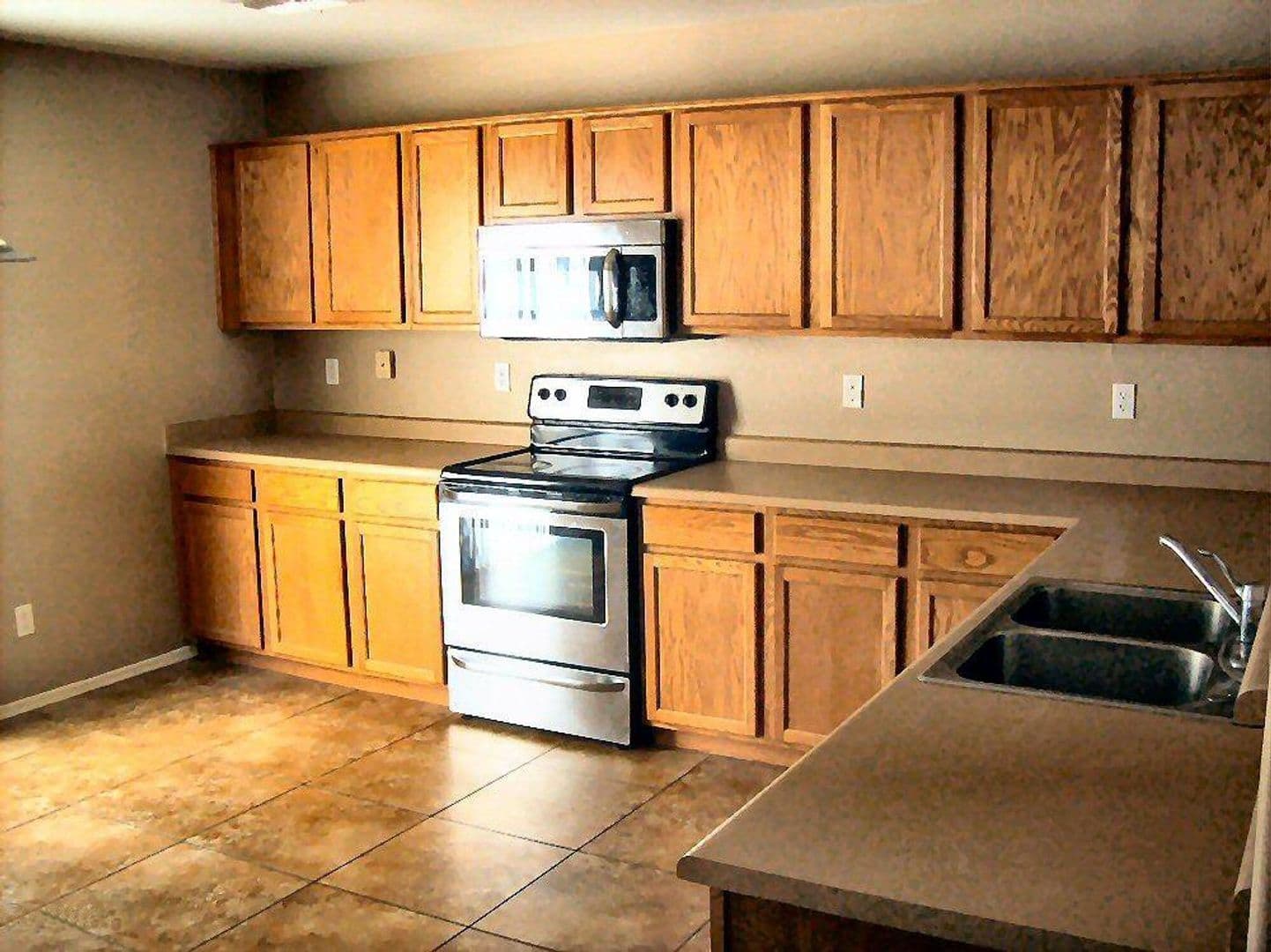 SAN TAN VALLEY House: 2333 E MEADOW LARK WY