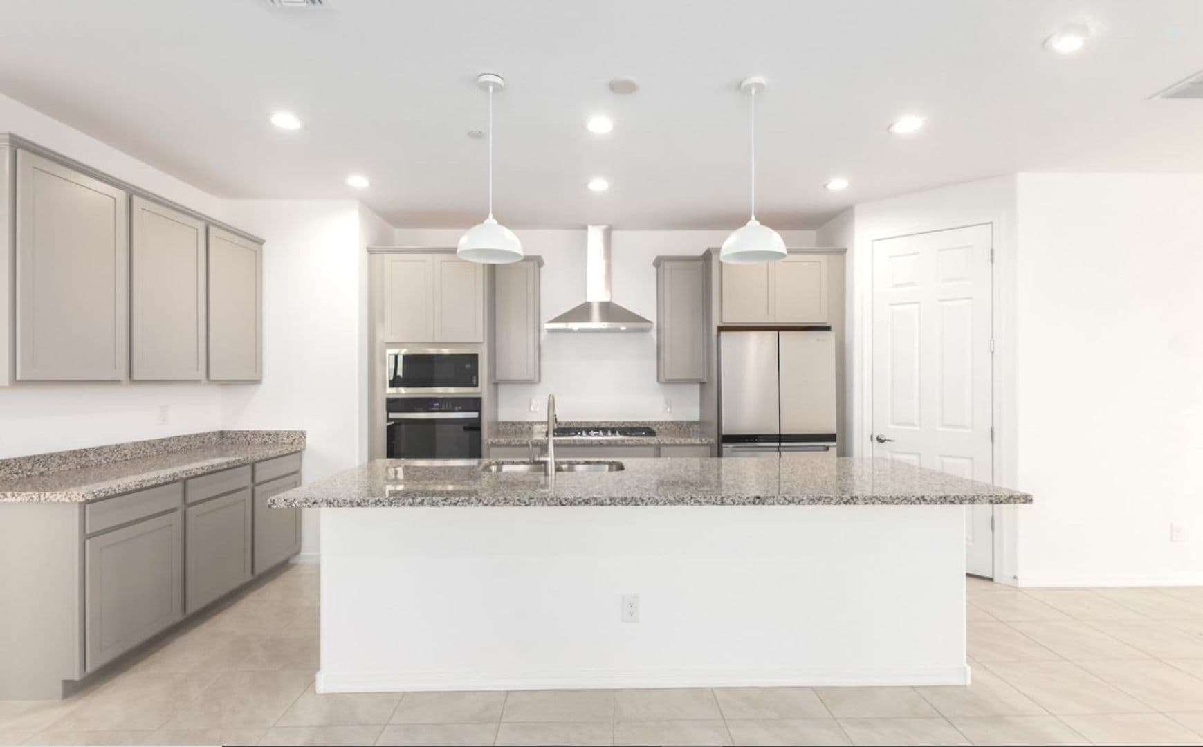 PEORIA House: 13573 W SHIFTING SANDS DR