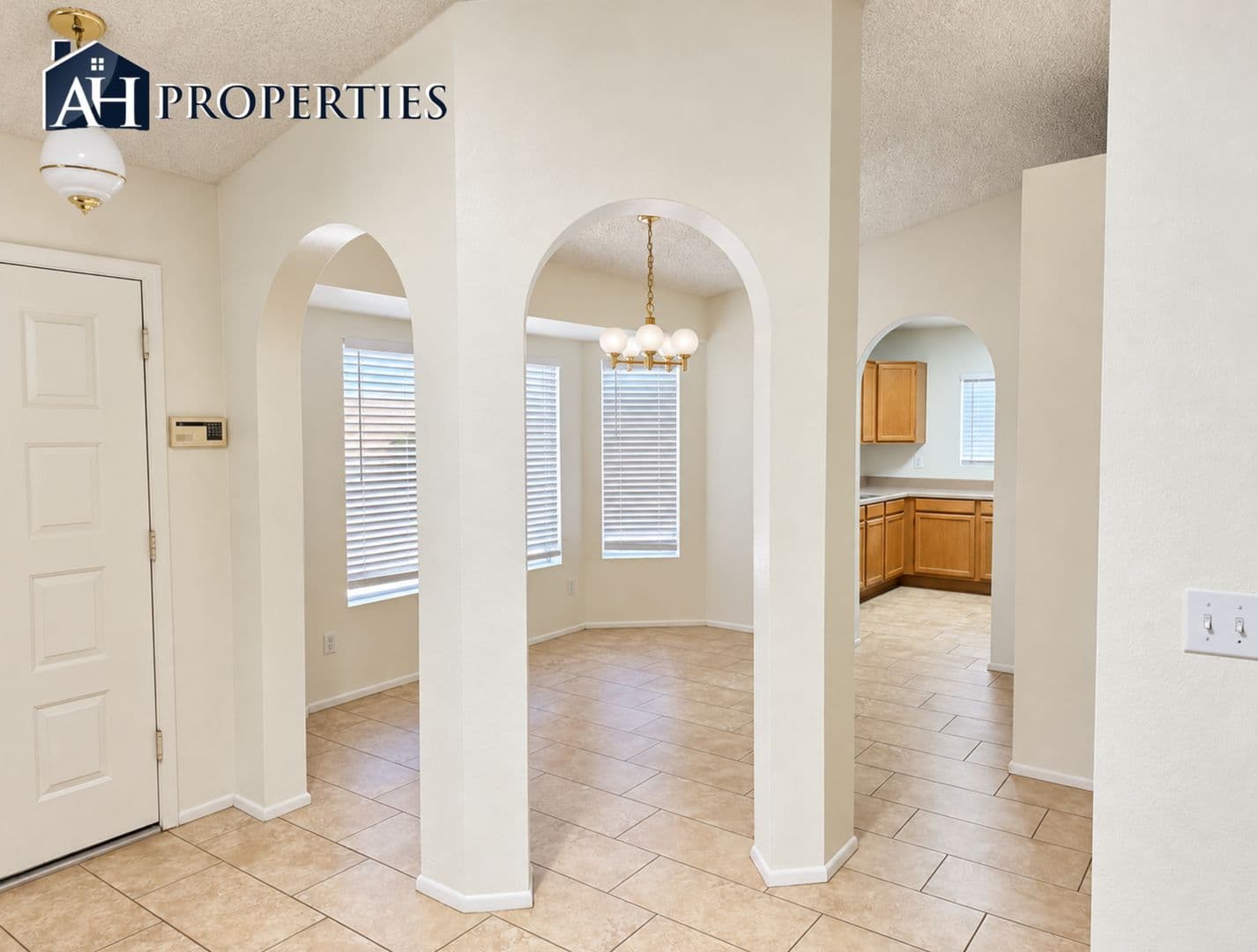 PEORIA House: 7062 W CARON DR