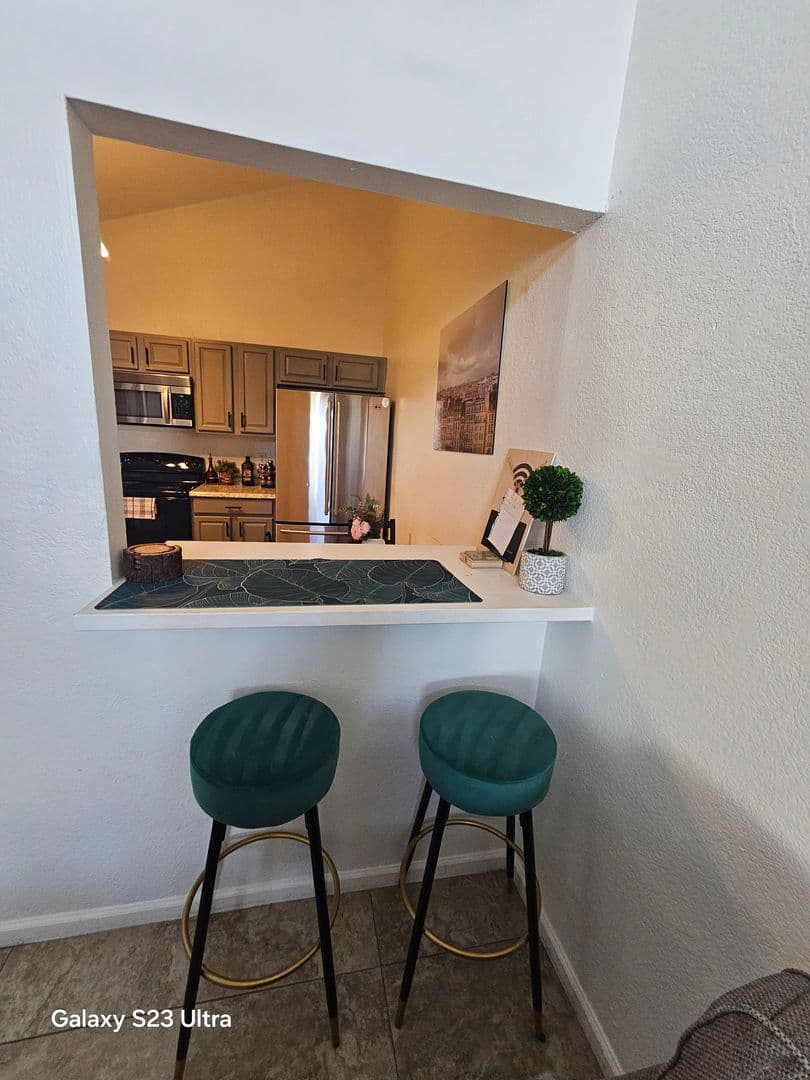 MESA House: 712 N SANTA BARBARA #1