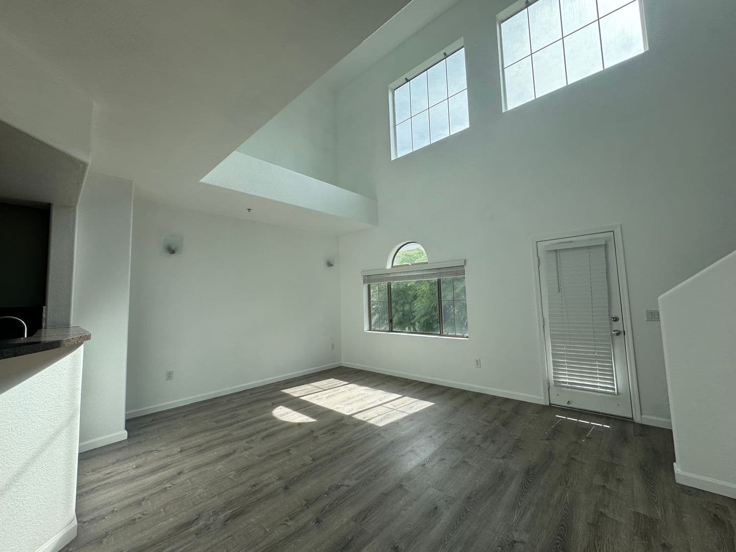PHOENIX House: 2150 W ALAMEDA RD #1376