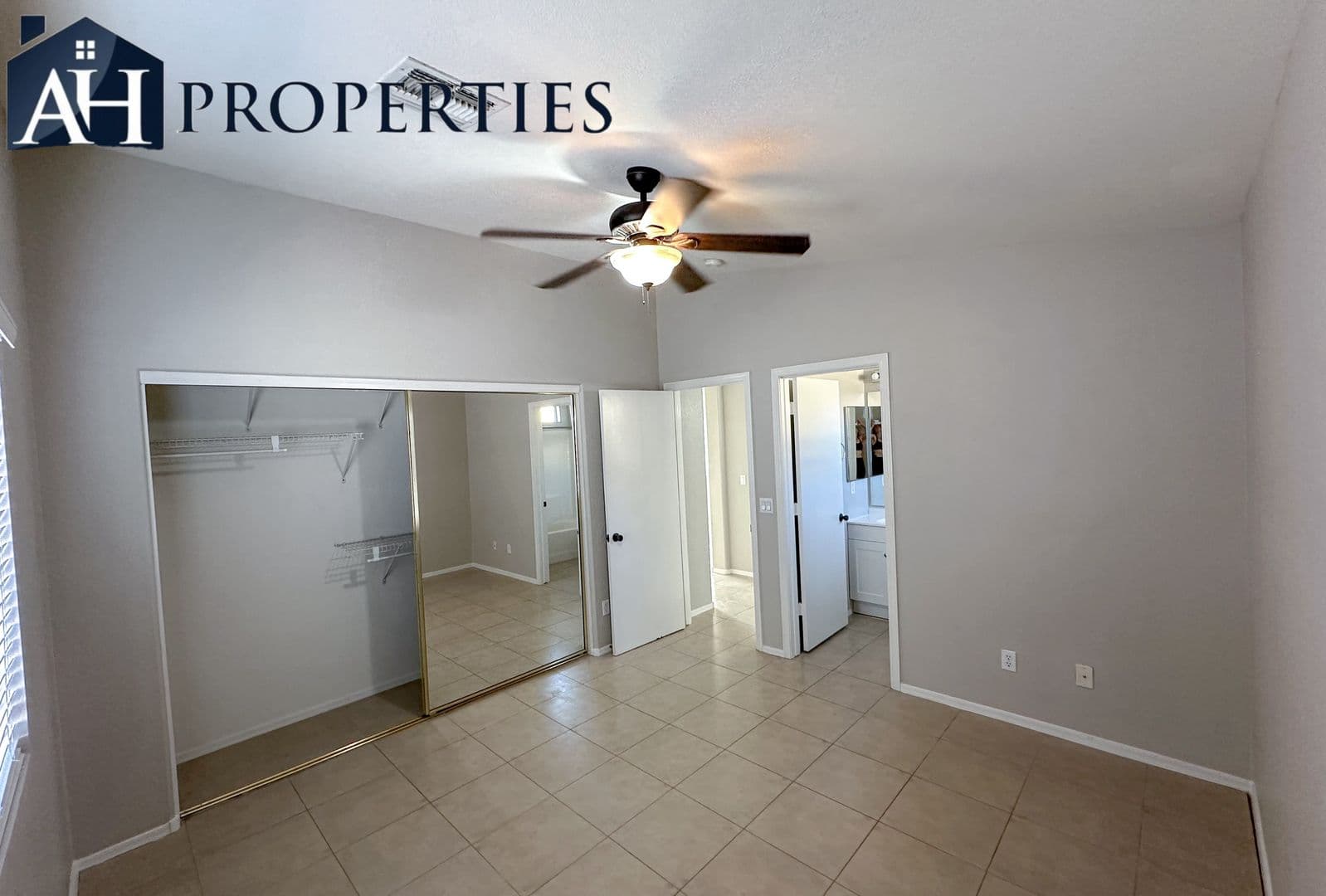 BUCKEYE House: 805 E CENTRE AVE