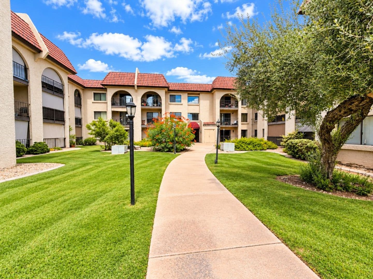 PHOENIX House: 3033 E DEVONSHIRE AVE UNIT 2014