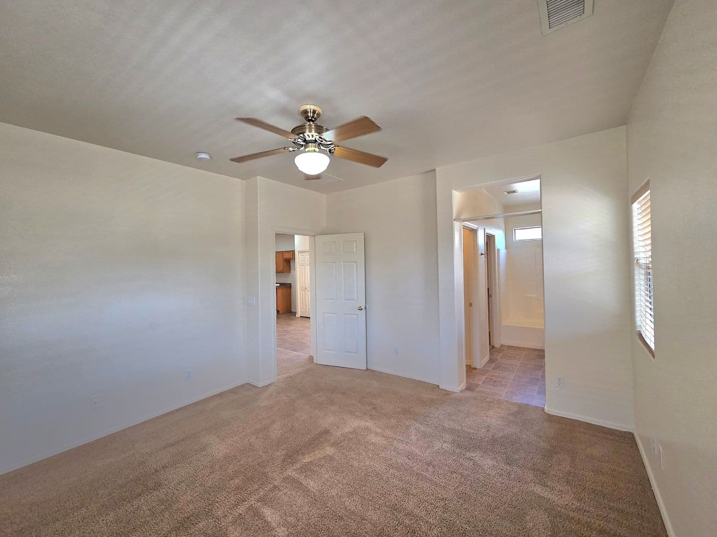 AVONDALE House: 609 W RIO VISTA LN