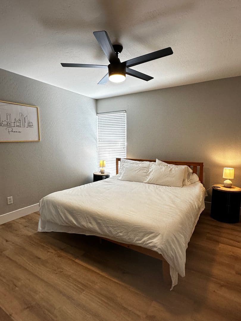 PHOENIX House: 3619 E MONTEROSA ST #209